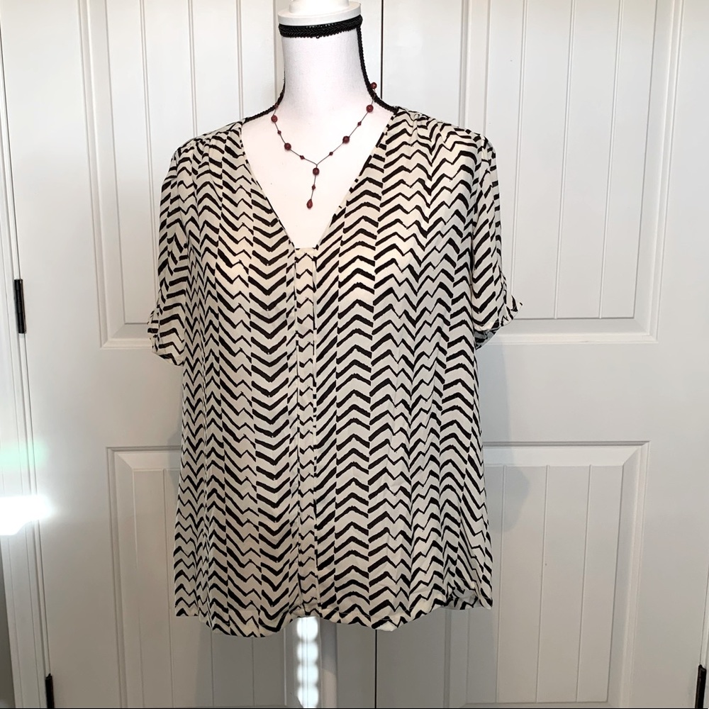 Collective Concepts Blouse Ivory & Black Large